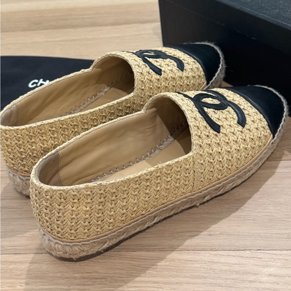 CHANEL Cream and Black Espadrille Shoes with Iconic Logo - Picture 3 of 8